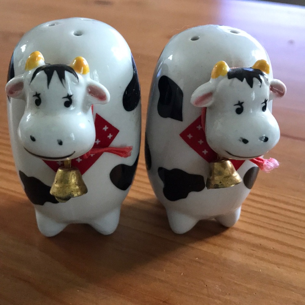 Salt & pepper shakers